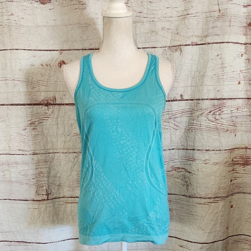 Lululemon Swiftly‎ Dotted Racerback tank Size 8